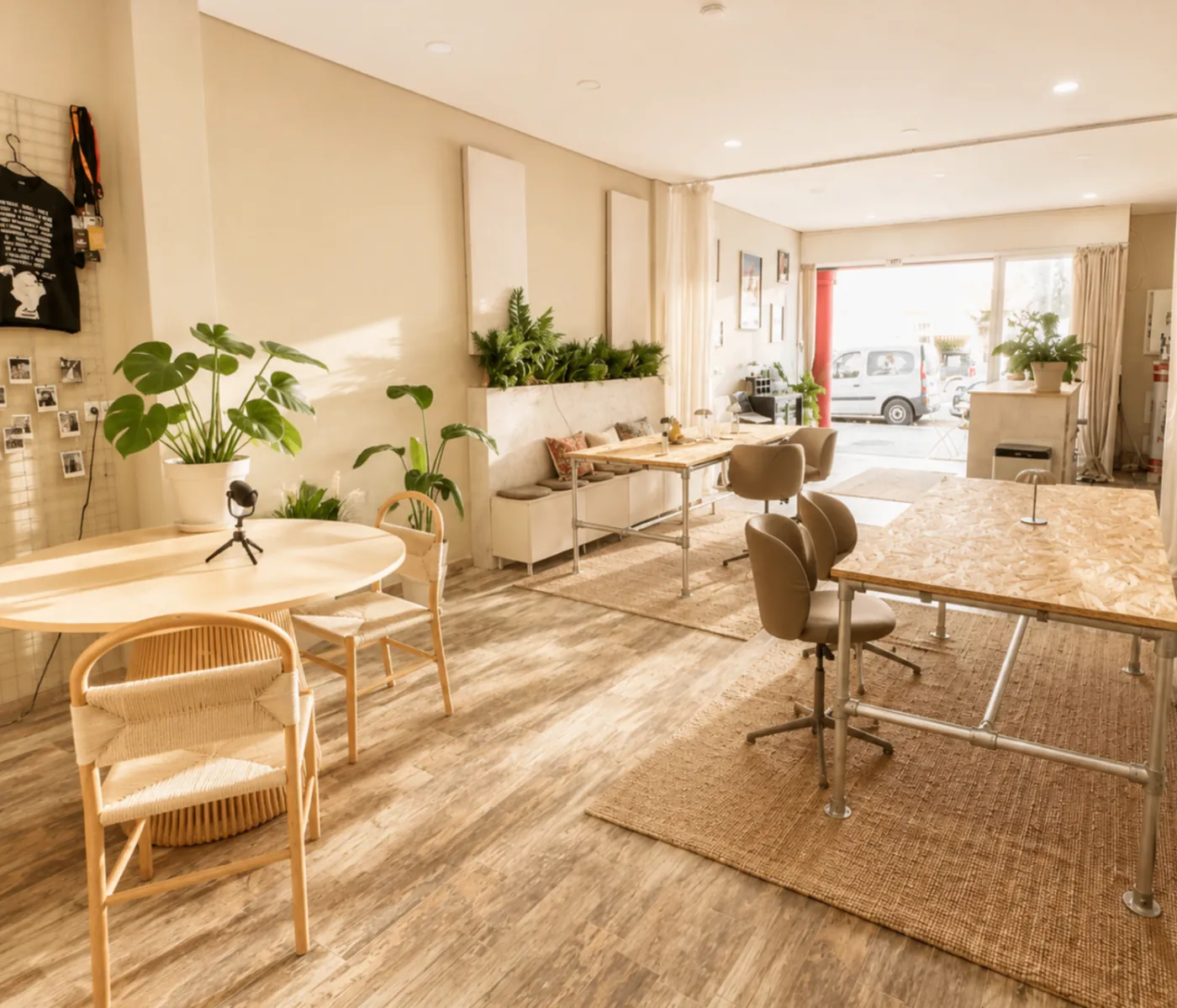 Community table and lounge corner at Out Of Office